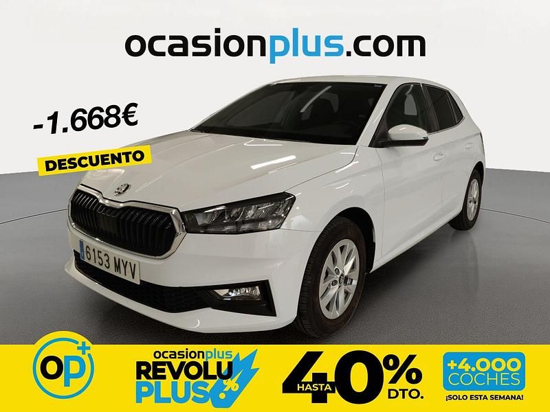 Usado Skoda Fabia Selection 95 CV (69 kW) 2025 Blanco Berlina