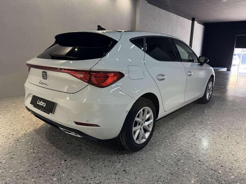 Usado Seat Leon FR 150 CV (110 kW) 2024 Blanco Utilitario