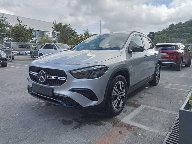 Gris Nuevo 2024 Mercedes GLA250 SUV | 47.600 € (Buen precio) - Imagen 1/4