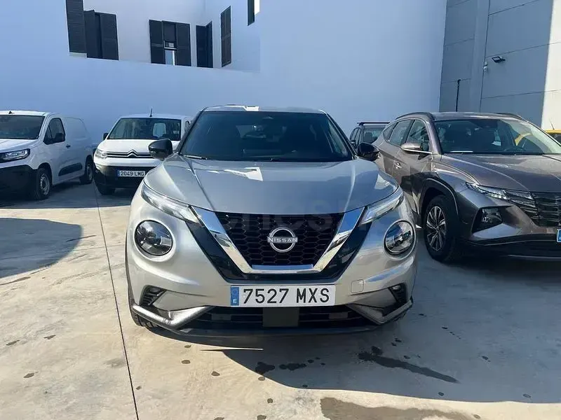 Usado Nissan Juke Acenta 114 CV (83 kW) 2025 Gris / plata SUV