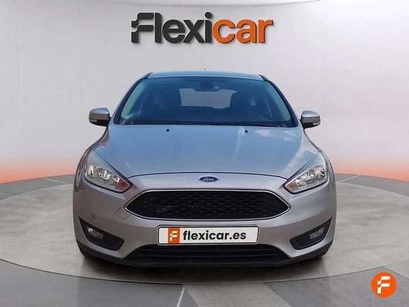 Usado Ford Focus Trend 125 CV (91 kW) 2017 Gris Utilitario