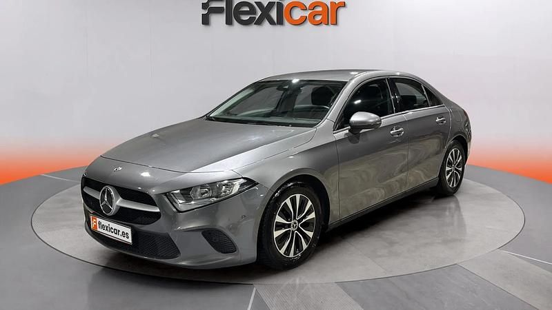 Usado Mercedes A180 116 CV (85 kW) 2020 Gris Berlina