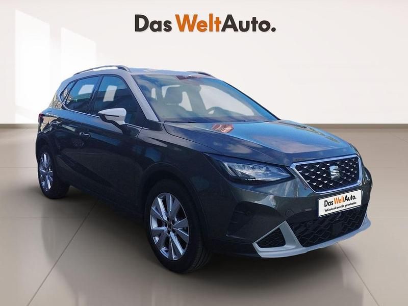 Gris Nuevo 2025 Seat Arona Xperience SUV | 23.900 € (Precio justo) - Imagen 1/4