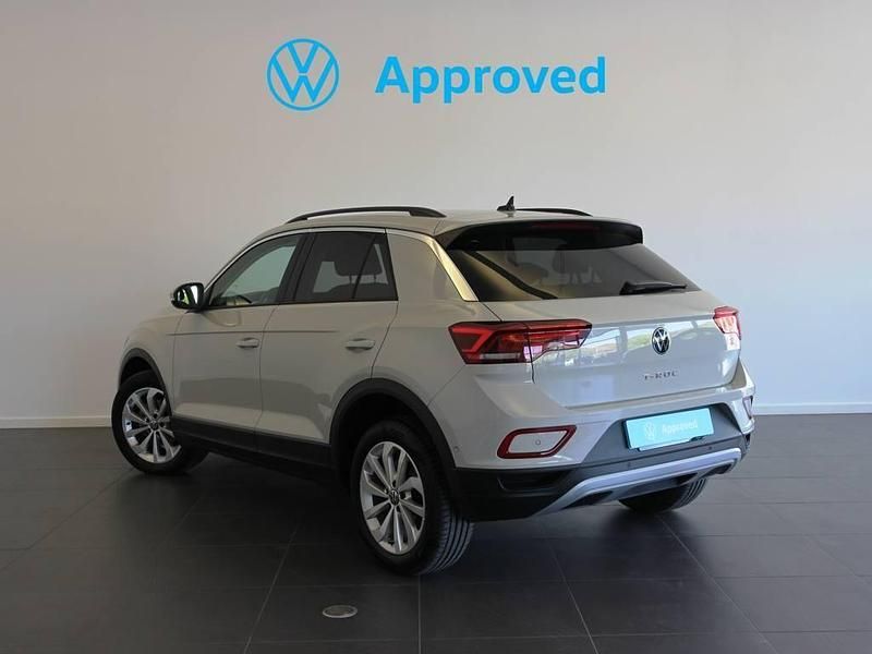 Usado VW T-Roc Life 110 CV (80 kW) 2023 Gris SUV