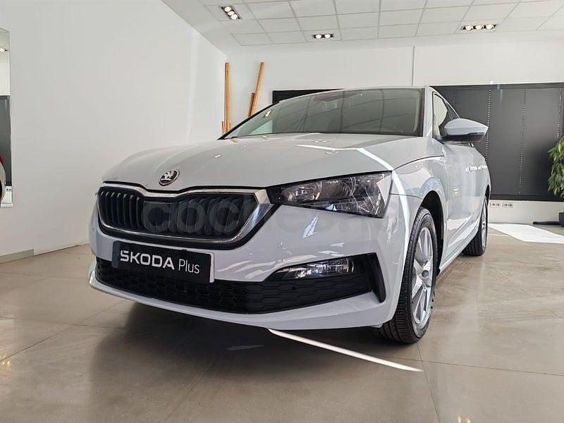 Usado Skoda 110 R Ambition 110 CV (80 kW) 2021 Blanco Berlina
