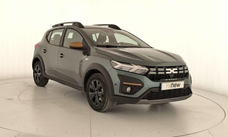 Usado Dacia Sandero Extreme 101 CV (74 kW) 2025 Verde Berlina