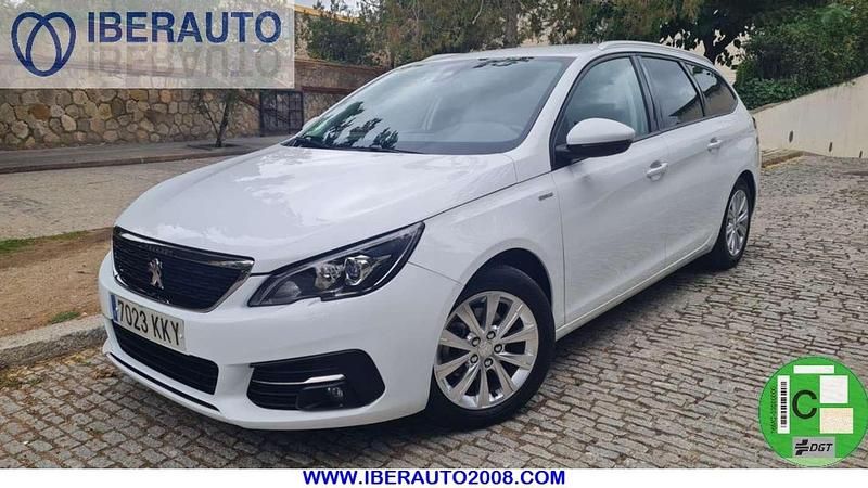 Blanco Usado 2018 Peugeot 308 Active Familiar | 9960 € (Precio justo) - Imagen 1/4