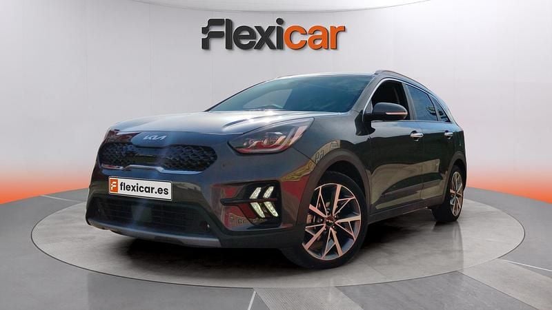 Usado Kia Niro 141 CV (103 kW) 2022 Gris SUV