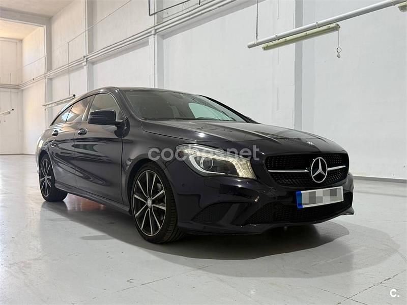 Violeta / lila Usado 2015 Mercedes CLA200 Shooting Brake Familiar | 14.000 € (Super precio) - Imagen 1/4