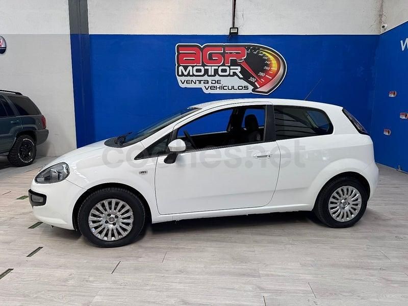 Blanco Usado 2011 Fiat Punto Evo Dynamic Utilitario | 4999 € (Precio justo) - Imagen 1/4
