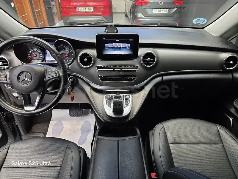Usado Mercedes V250 Avantgarde 204 CV (150 kW) 2017 Gris / plata Monovolumen