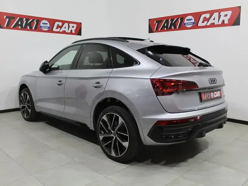 Usado Audi Q5 S-Line 204 CV (150 kW) 2025 Gris / plata SUV