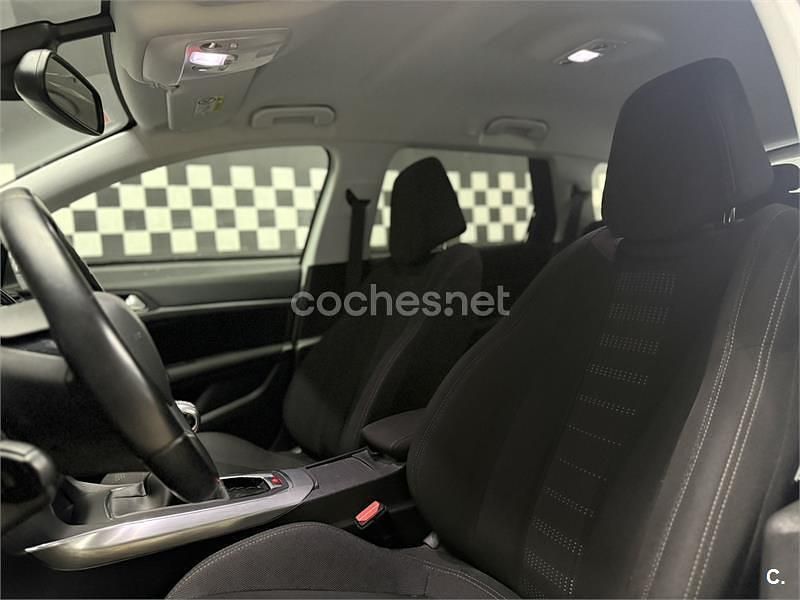 Usado Peugeot 308 SW Allure 120 CV (88 kW) 2017 Blanco Familiar