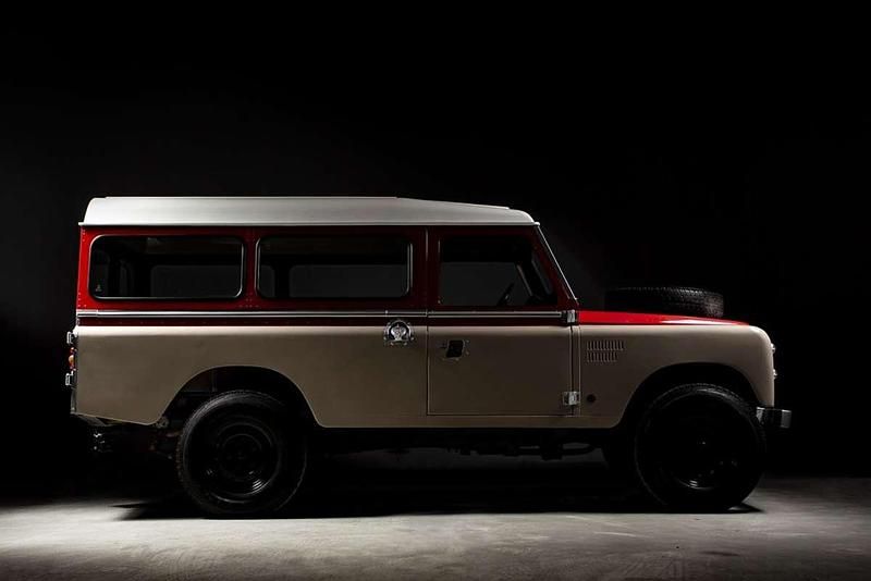 Usado Land Rover Defender 112 CV (82 kW) 1989 Beige SUV