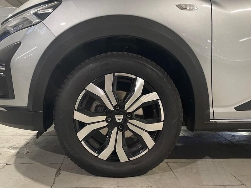 Usado Dacia Sandero Comfort 91 CV (66 kW) 2021 Gris Berlina