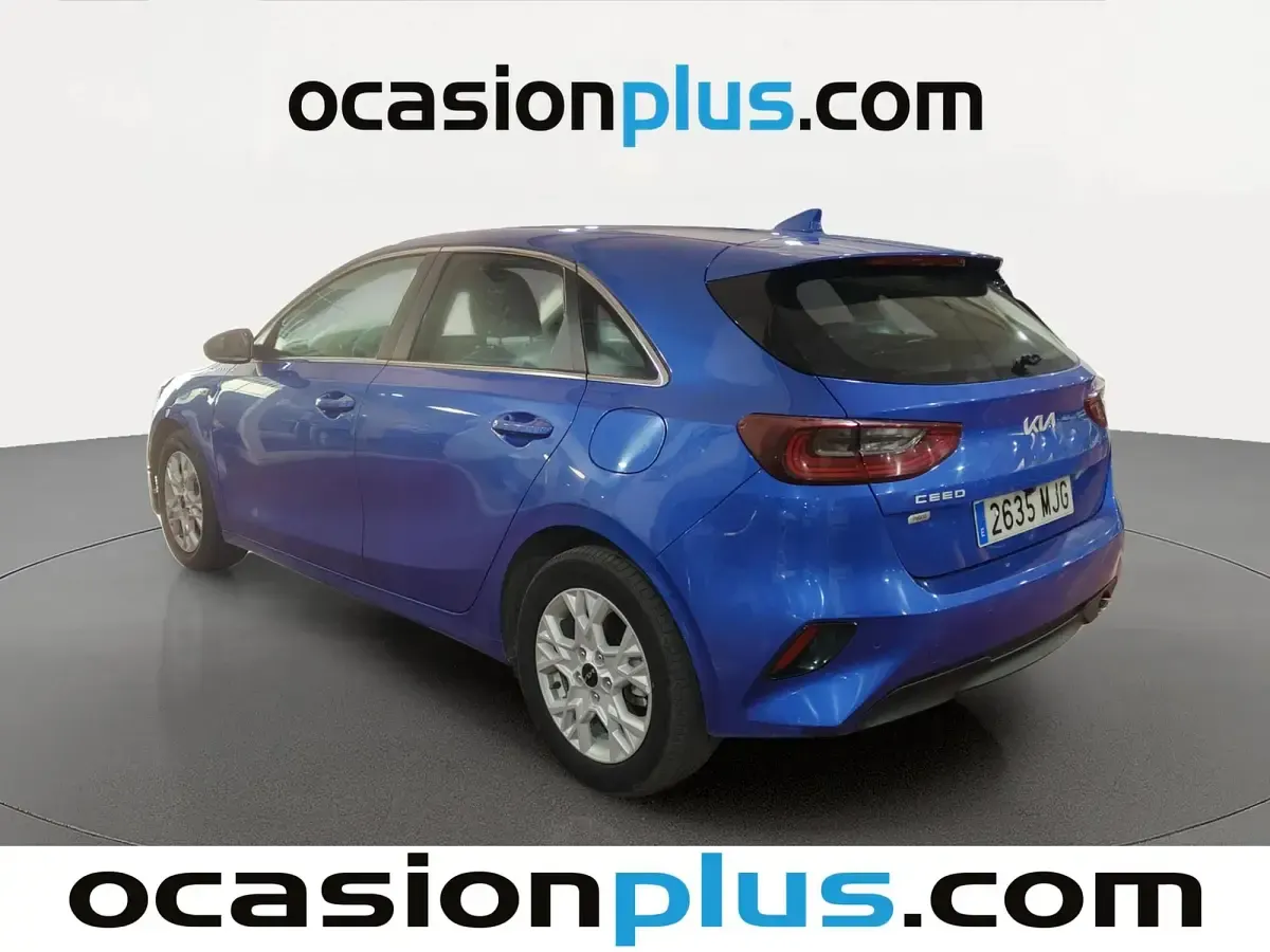 Usado Kia Ceed 136 CV (100 kW) 2023 Azul Utilitario
