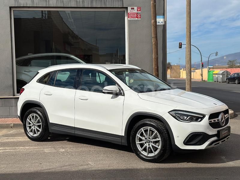 Usado Mercedes GLA200 150 CV (110 kW) 2021 Blanco SUV
