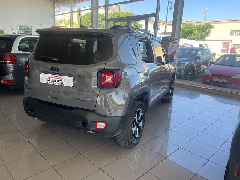 Usado Jeep Renegade Trailhawk 240 CV (176 kW) 2022 Gris / plata SUV