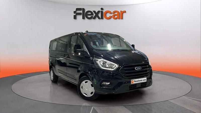 Usado Ford Tourneo Trend 136 CV (100 kW) 2023 Negro Monovolumen