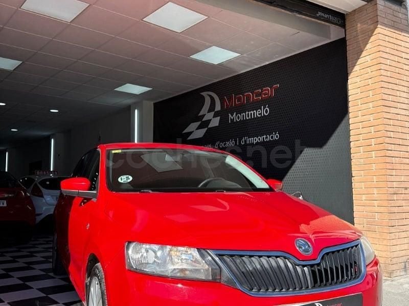 Usado Skoda Rapid Active 105 CV (77 kW) 2013 Rojo Utilitario