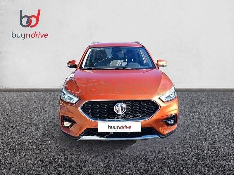Begagnad MG ZS Luxury 106 HK (77 kW) 2022 Orange Sedan