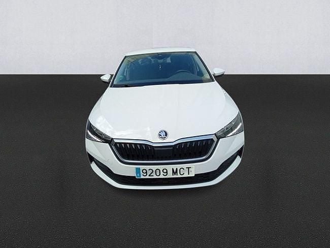 Usado Skoda Scala Ambition 110 CV (80 kW) 2022 Blanco Utilitario