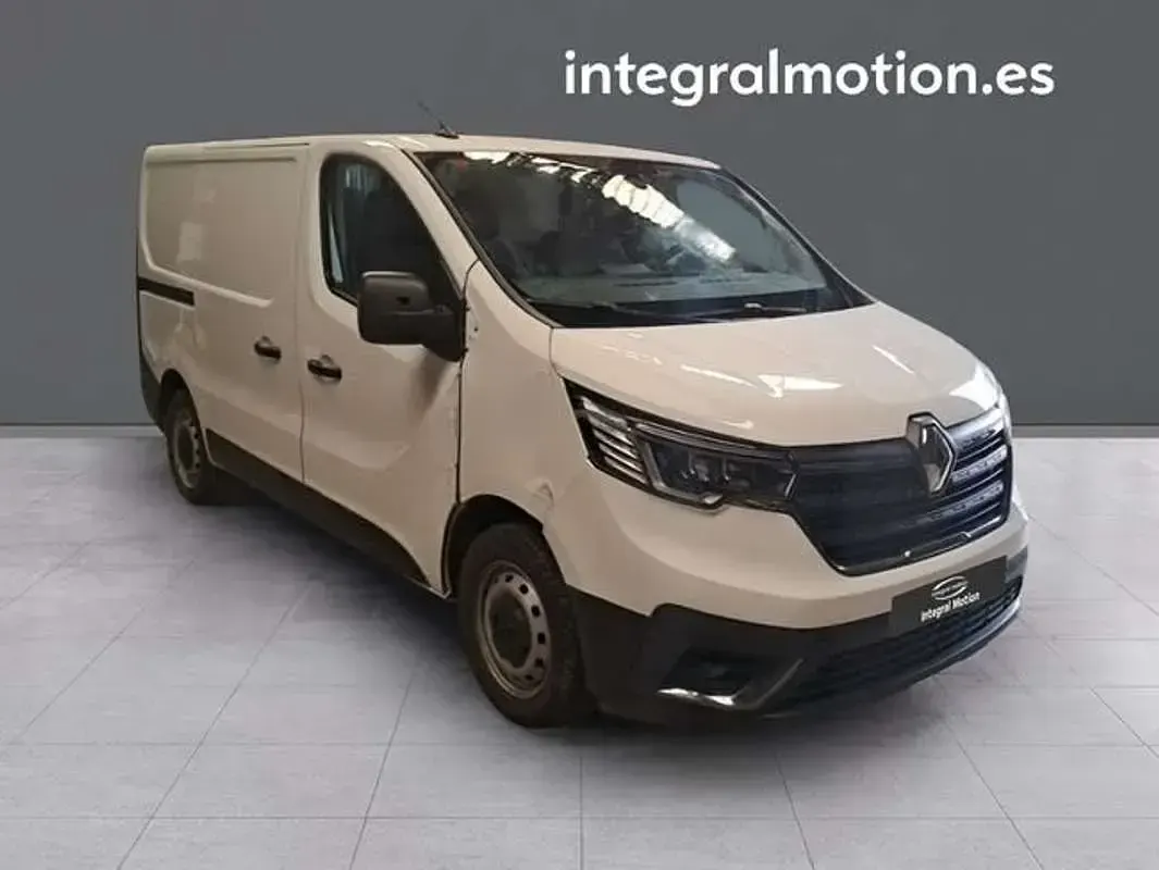 Usado Renault Trafic 131 CV (96 kW) 2023 Blanco Monovolumen