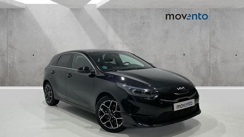 Usado Kia Ceed Edition 7 100 CV (73 kW) 2025 Negro Utilitario