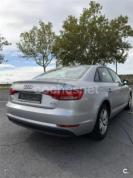 Usado Audi A4 150 CV (110 kW) 2017 Gris / plata Berlina