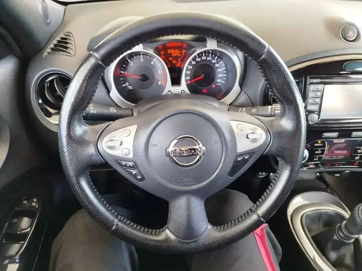 Usado Nissan Juke N-Connecta 110 CV (80 kW) 2018 Rojo SUV