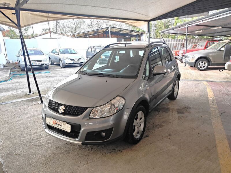 Plateado Usado 2010 Suzuki SX4 GL SUV | 6600 € - Imagen 1/4