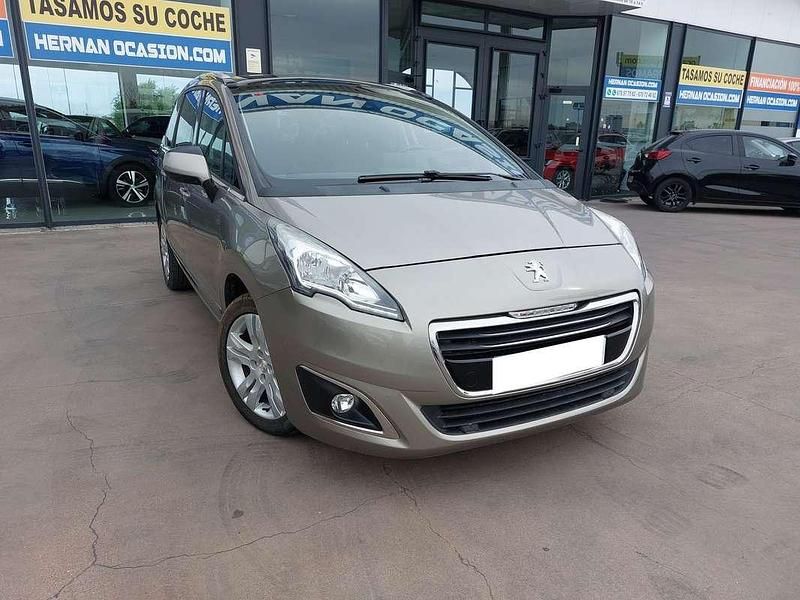 Gris Usado 2016 Peugeot 5008 Allure Monovolumen | 10.290 € (Buen precio) - Imagen 1/4
