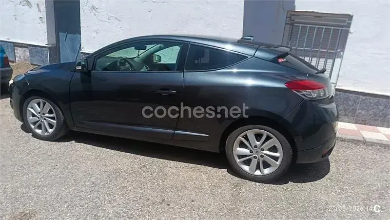 Usado Renault Mégane LIMITED 110 CV (80 kW) 2014 Negro Coupe