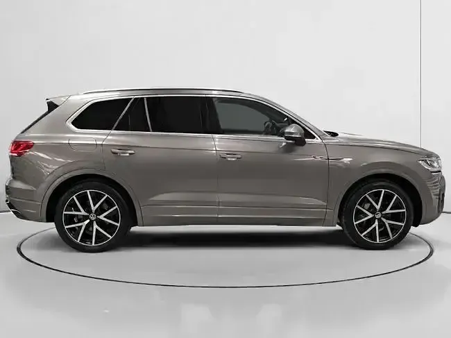 Usado VW Touareg Elegance 286 CV (210 kW) 2022 Gris SUV