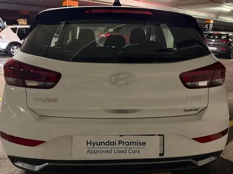 Nuevo Hyundai i30 100 CV (73 kW) 2025 Blanco Berlina