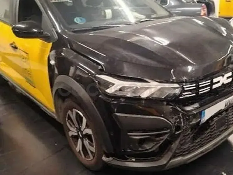 Usado Dacia Jogger Expression 140 CV (102 kW) 2023 Negro Monovolumen