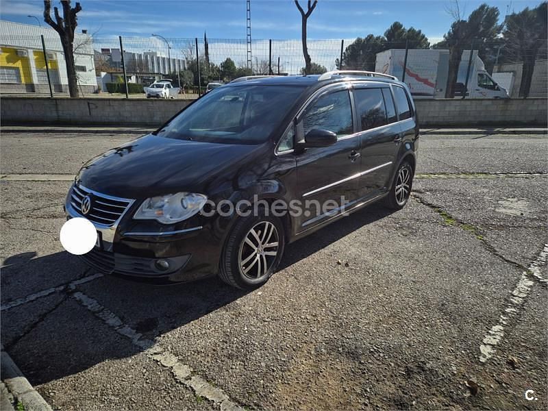 Usado VW Touran 140 CV (102 kW) 2007 Negro Monovolumen