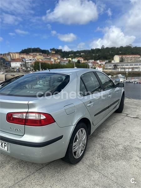 Usado Renault Laguna II Expression 100 CV (73 kW) 2003 Gris / plata Berlina