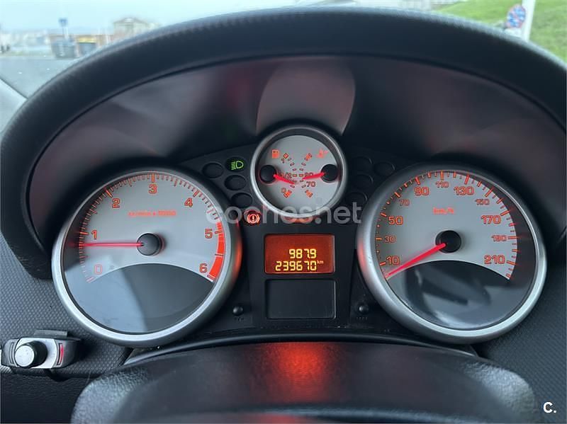 Usado Peugeot 207 90 CV (66 kW) 2007 Negro Berlina