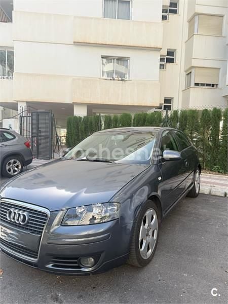 Gris / plata Usado 2007 Audi A3 Ambiente Berlina | 4000 € (Precio justo) - Imagen 1/4