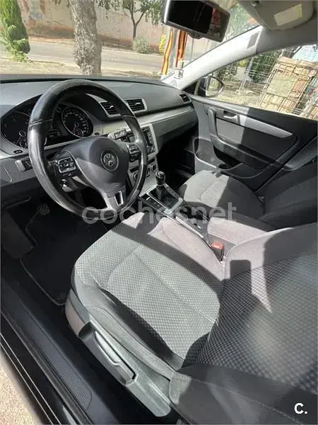 Usado VW Passat Exclusive 105 CV (77 kW) 2014 Negro Berlina