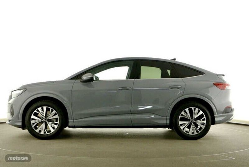 Gris Usado 2022 Audi Q4 Sportback e-tron SUV | 46.990 € (Un poco caro) - Imagen 1/4