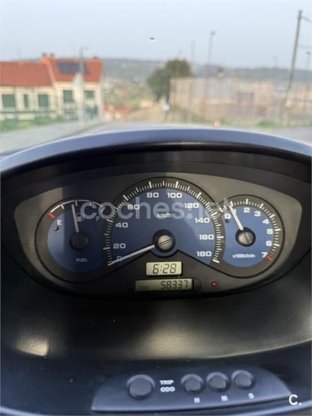 Usado Chevrolet Matiz SE 65 CV (47 kW) 2005 Rojo Utilitario