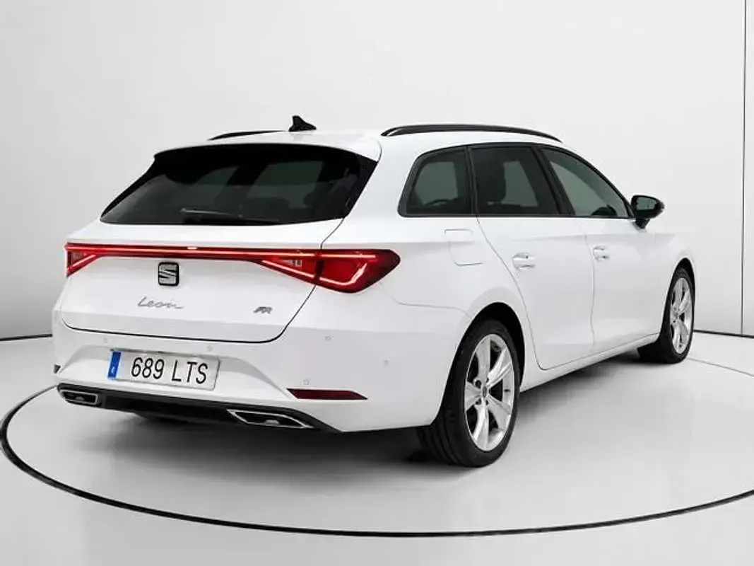 Usado Seat Leon FR 150 CV (110 kW) 2021 Blanco Utilitario