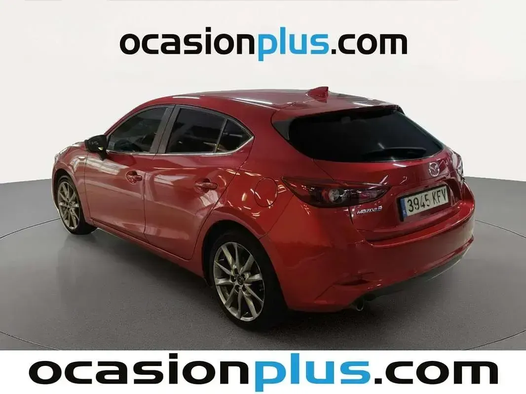 Usado Mazda 3 Edition 120 CV (88 kW) 2017 Rojo Utilitario