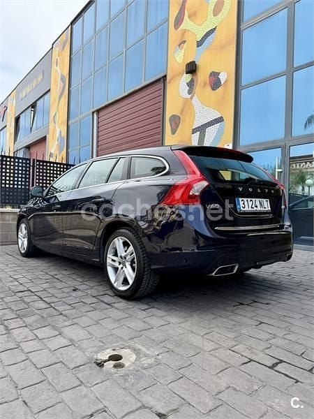 Usado Volvo V60 285 CV (209 kW) 2015 Azul Familiar