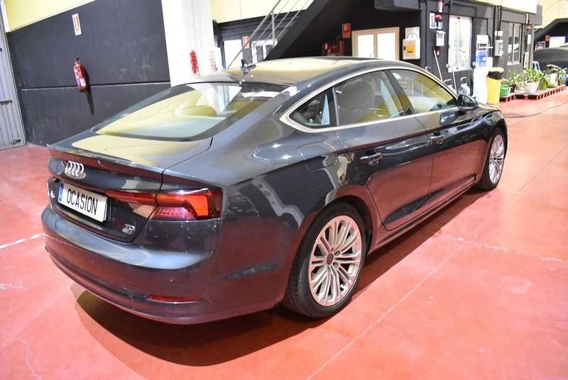 Usado Audi A5 Sportback Advanced 150 CV (110 kW) 2018 Gris Utilitario