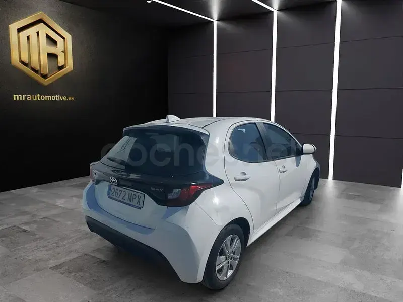 Usado Toyota Yaris Hybrid Business Edition 116 CV (85 kW) 2024 Blanco Berlina