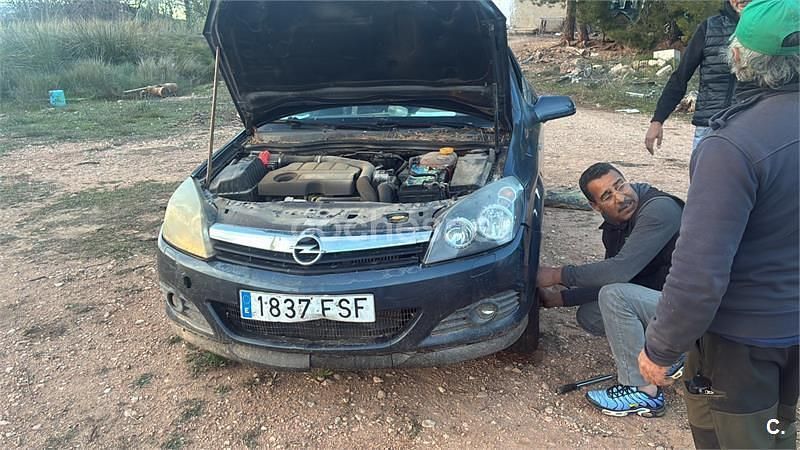 Negro Usado 2007 Opel Astra Sport Berlina | 500 € - Imagen 1/1