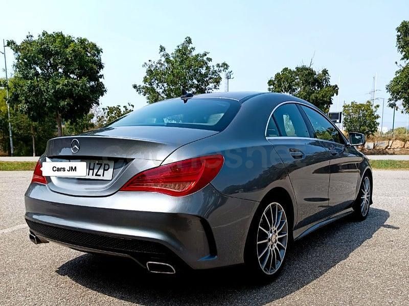 Usado Mercedes CLA200 AMG line 136 CV (100 kW) 2014 Gris / plata Berlina